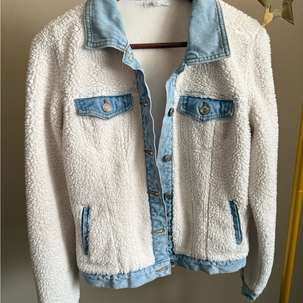Maurices Sherpa Teddy Jacket Medium White Blue Denim Trim Button Front
